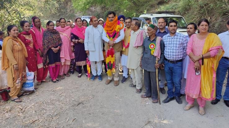 construction of the inn will be done with one and a half lakh rupees - MLA