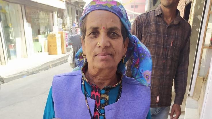 Karsog: Mani Devi, 58, showed honesty by returning a bag full of necessary documents and money.