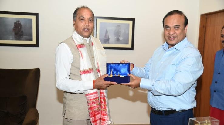 CM Jai Ram Thakur meets Chief Minister of Assam in Guwahati