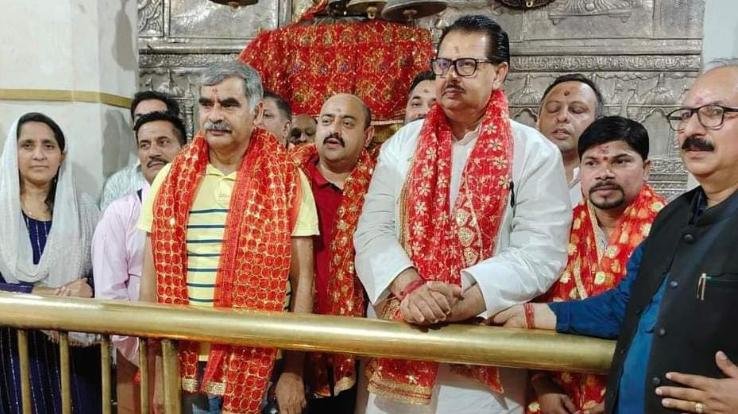 Sanjay Dutt made a new head in the court of Mata Jwala Devi
