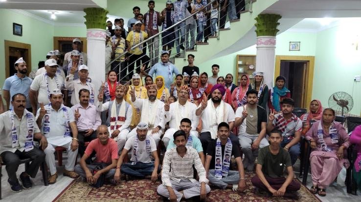 Jhadun village of Panchayat Fuste Panchayat joins Aam Aadmi Party