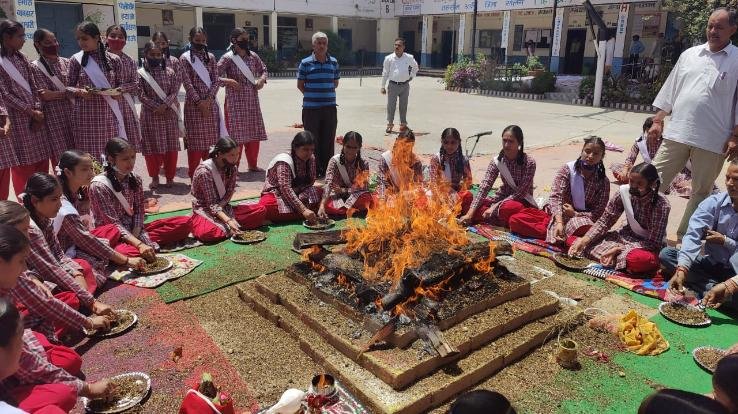 Academic session 2022-23 of Dhundan school started with Havan-Yagya
