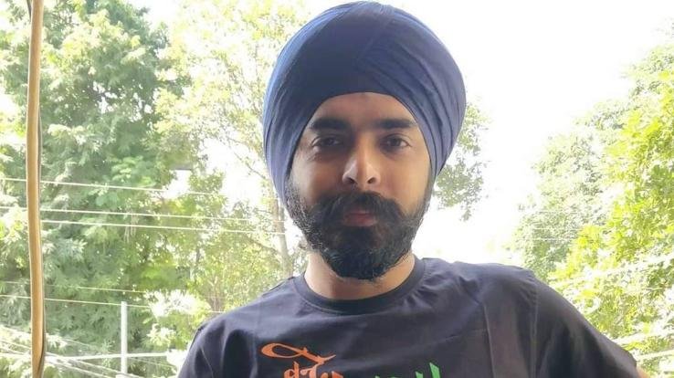 Delhi: Policemen taking Tejinder Bagga to Punjab stopped by Haryana Police