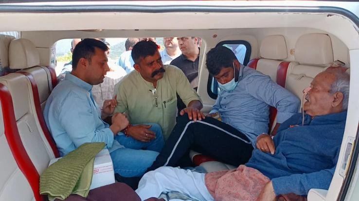 CM left chopper in Mandi for Pandit Sukhram, shifted to Delhi