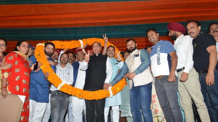 Chief Minister inaugurated and laid foundation stones of 218 crore projects in Parwanoo