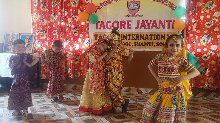 Children presented colorful cultural program on Tagore Jayanti week