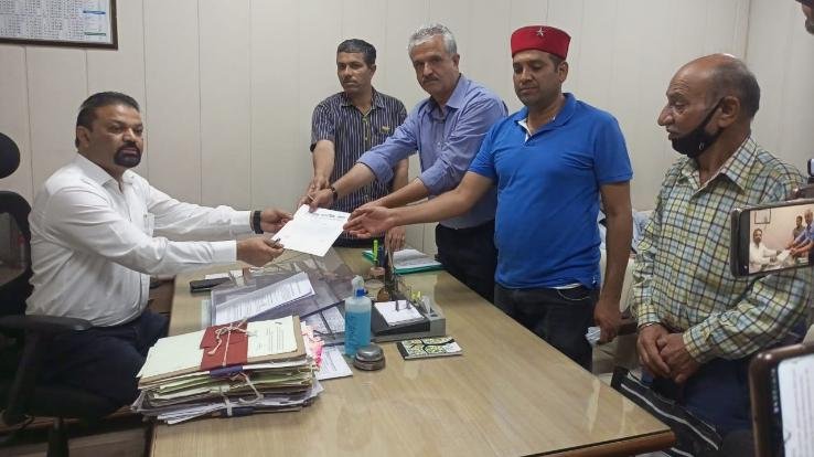 restoration of taxis is not done immediately, then the civic body will gherao the office