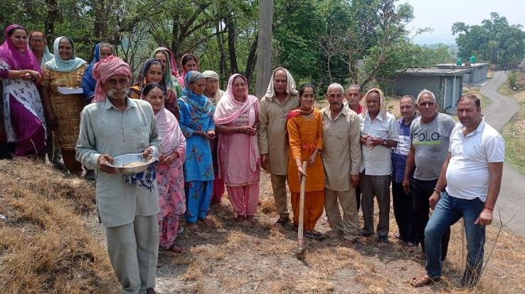 About 150 families facing water scarcity have received Rs. Dhumal brought relief