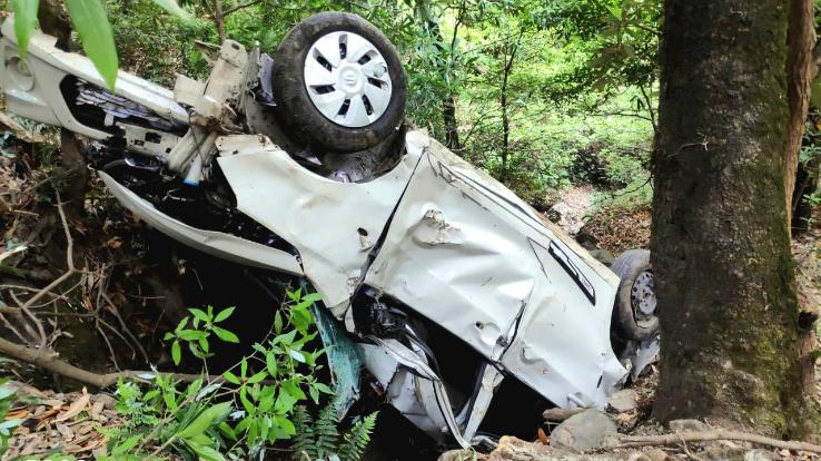Tourist's car rolled into deep gorge, 4 seriously injured