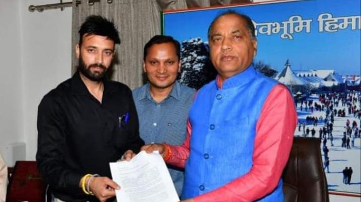 Officials of State College Educational Association met CM regarding their demands