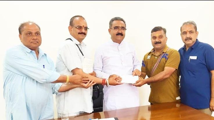  Delegation of VHP Dehra met Minister Bikram Singh Thakur