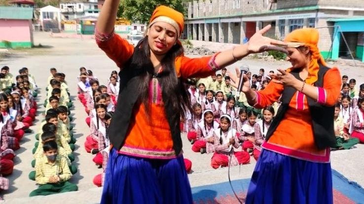 Artists will bring information about government's plans through street plays