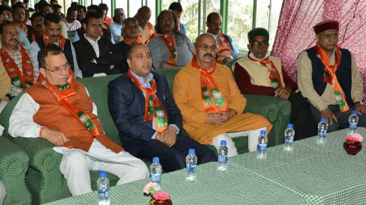 Chief Minister listens to Mann Ki Baat program