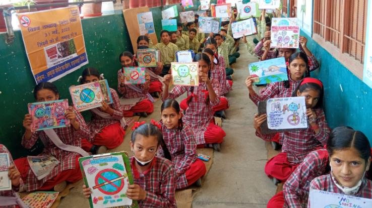 It is dangerous to smoke in Darlaghat