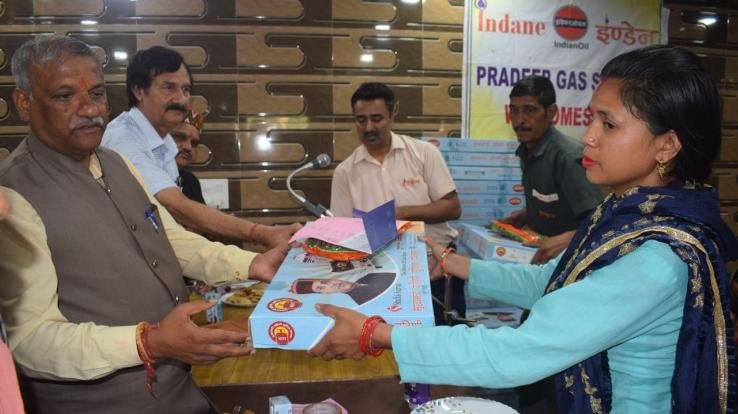 Free gas connection given to 106 families