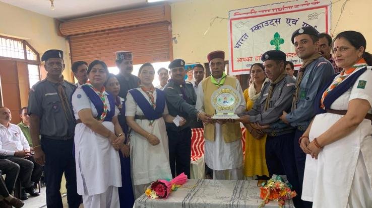  In the scout and guide camp, students gave a message to save the environment