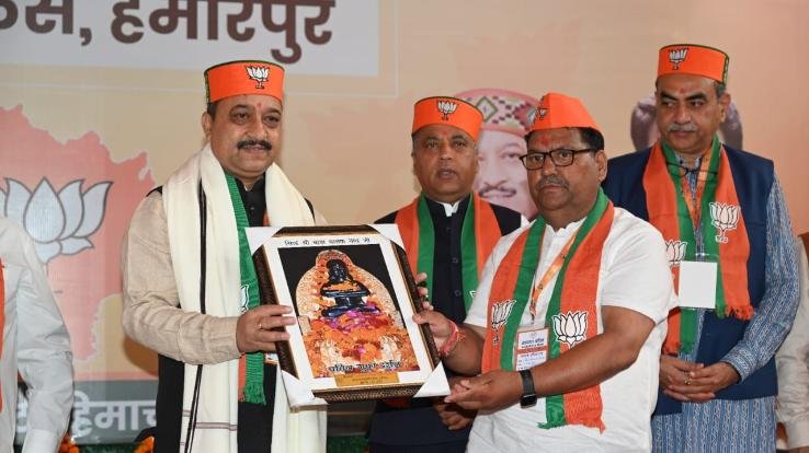 BJP governments made plans keeping in mind the poor: Khanna
