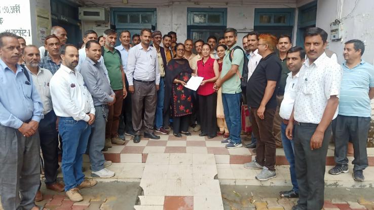 Jal Parishad Cadre Employees-Officers Federation submitted memorandum to BDO