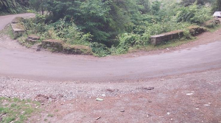 Dobhi-Fozal road inviting accidents