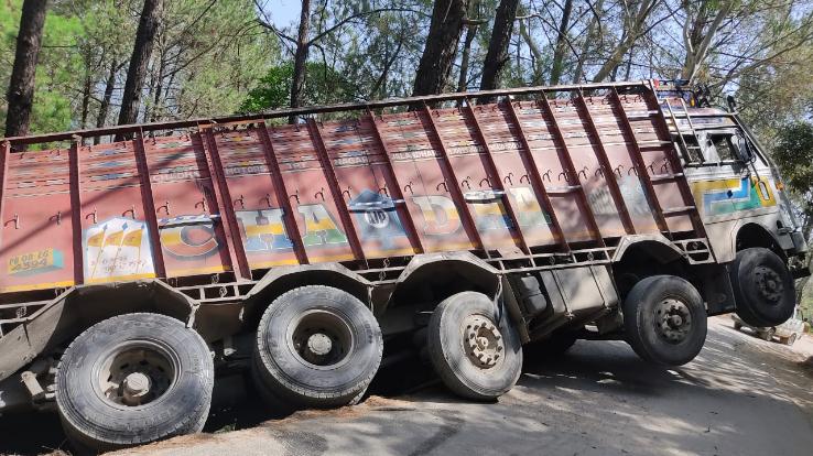 Traffic disrupted for 10 hours as two trolleys filled with bitumen rolled down the road