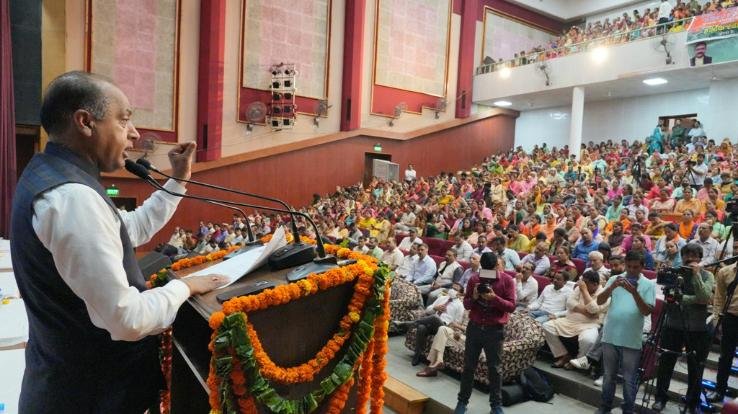 CM launches 50 percent concession in bus fare for women passengers under 'Nari Ko Naman' program