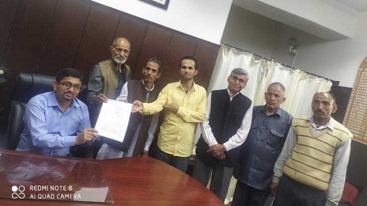 Karsog: Memorandum submitted to increase the price of milk