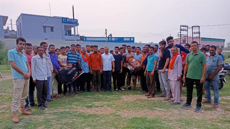 Gagret: Social worker Manish Sharda distributed sports kits to the youth in the assembly constituencyGagret: Social worker Manish Sharda distributed sports kits to the youth in the assembly constituency