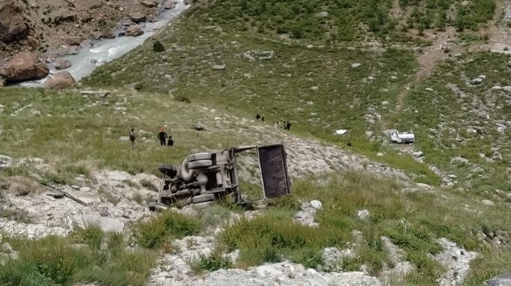 Traumatic accident on Manali Leh highway, 3 killed and 3 injured