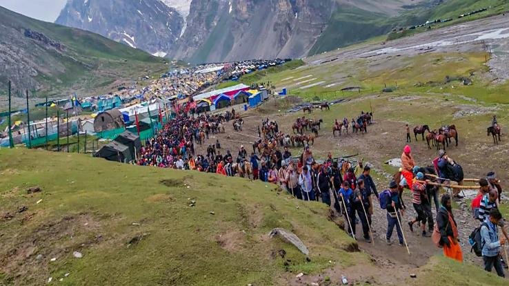 Amarnath Yatra started again, new batch of pilgrims reached Pahalgam