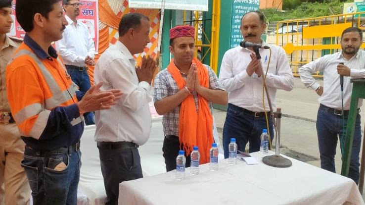 Bharatiya Mazdoor Sangh celebrated 68th foundation day with gaiety