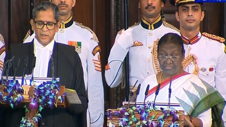 Draupadi Murmu takes oath as the 15th President of the country