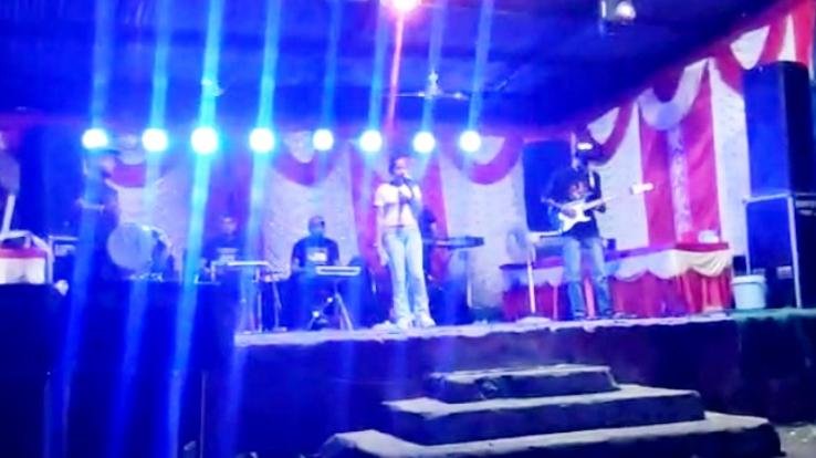 Himachali singers set color in the first cultural evening of Minjar fair in Panchayat Jamanabad