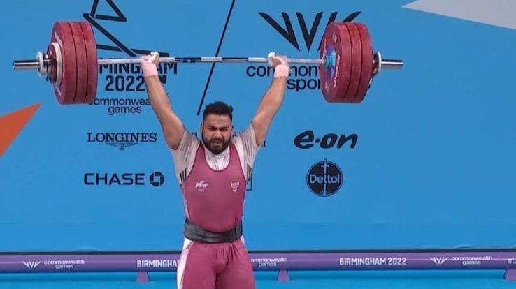 Vikas Thakur of Himachal Pradesh won silver medal for India in Commonwealth Games, former Chief Minister Prem Kumar Dhumal congratulated