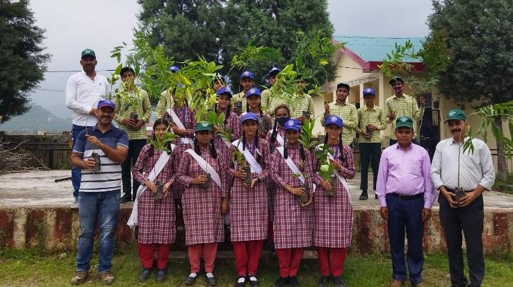 Paidhe distributed to volunteers to put them in their homes