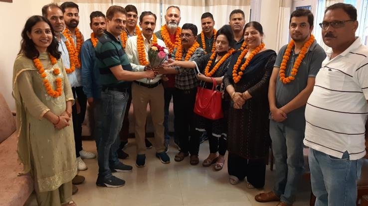  Narendra Thakur has been given the command of Forest Department Clerk, Union District Solan.