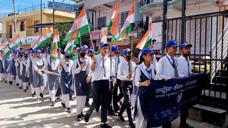 BL School made people aware by taking out a rally under the Tricolor campaign at Har Ghar