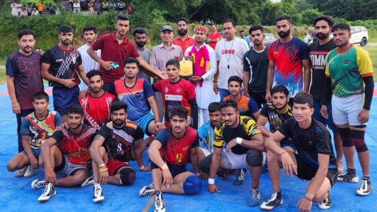 Shanky Thukral participated in the Kabaddi tournament organized by Surya Yuvak Mandal Nadaun