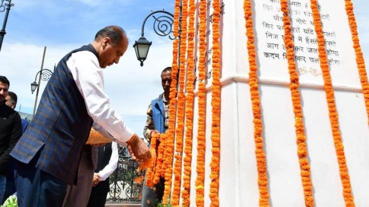 CM pays floral tributes to Bharat Ratna Atal Bihari Vajpayee