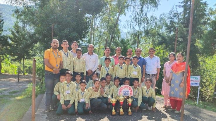 Illuminated the name of the school by performing brilliantly in the sports competition of under-14 boys