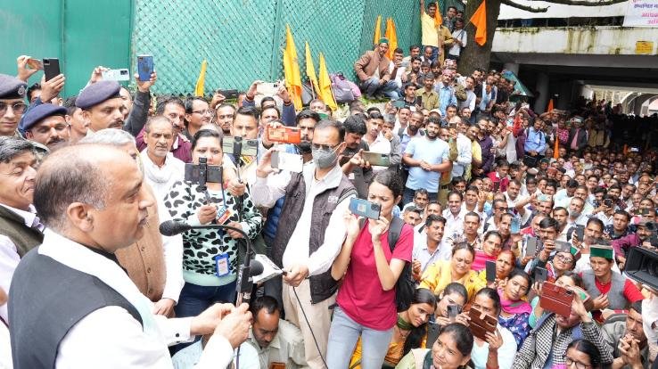 शिमला : प्रदेश सरकार सभी वर्गों के कल्याण के लिए प्रतिबद्ध: मुख्यमंत्री