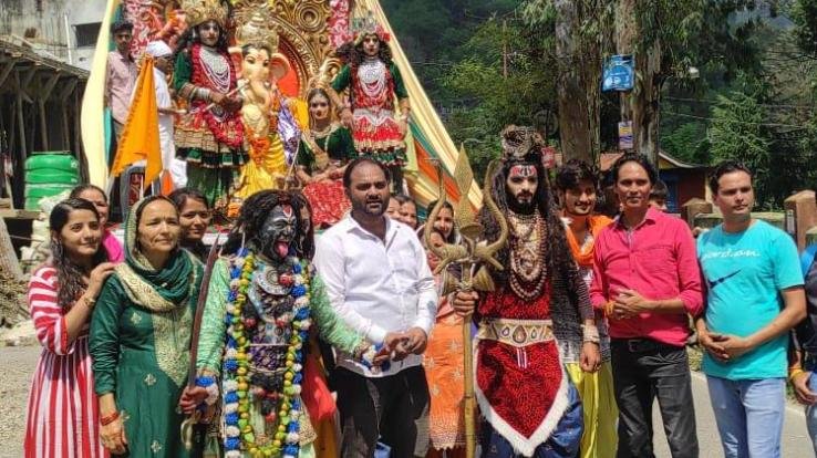 जोगिंद्रनगर : धूमधाम से निकाली गई गणपति महाराज की भव्य शोभा यात्रा