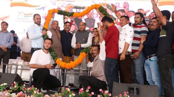 CM lays foundation stone of developmental projects worth Rs 91.16 crore at Rohri in Pachhad