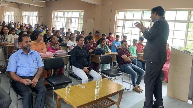 Mind Operation Academy Director and Tehsildar made children aware of studies in college