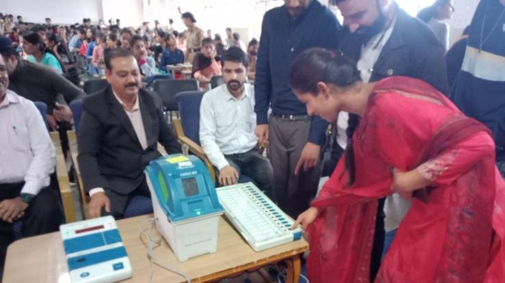 Rajgarh: Must cast vote and inspire other people to vote - Dr. Sanjeev Dhiman