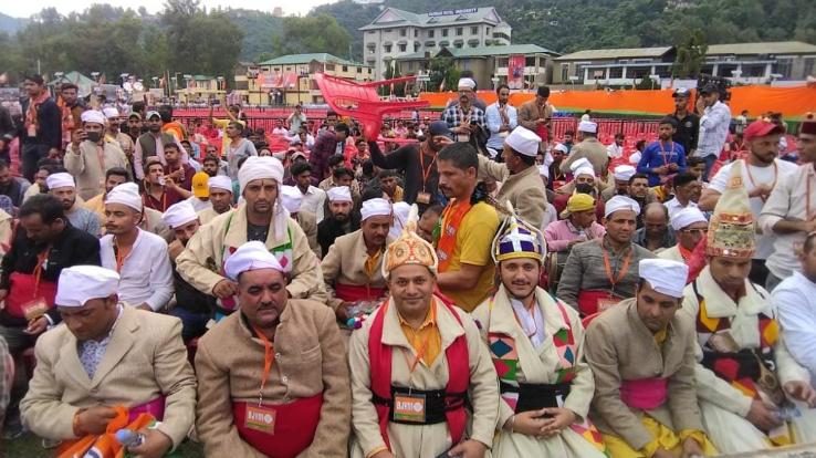 Dr. Janakraj reached PM Modi's Mandi rally in traditional attire with hundreds of supporters