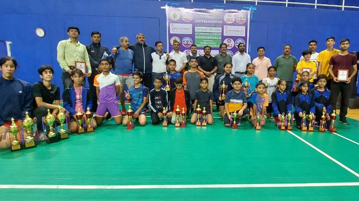 players of Jwalamukhi and Dharamshala dominate the district level Kangra badminton competition