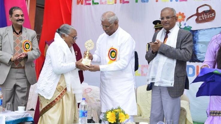 Governor presided over the Thanksgiving Day program organized at Sarah in Dharamshala.