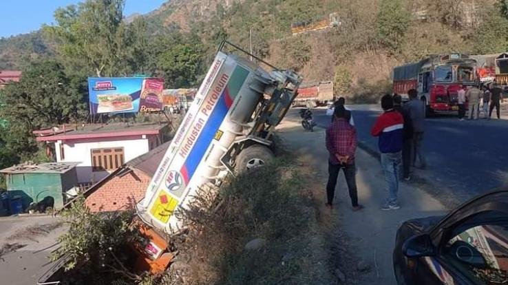 Truck collided with tanker, truck driver absconded