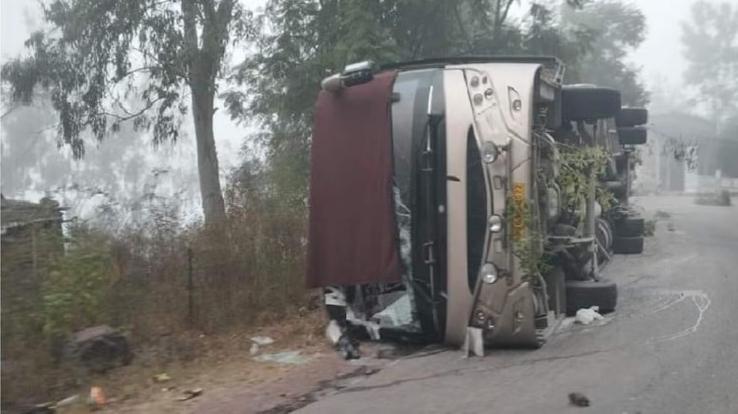 Private bus going from Manali to Jalandhar overturned in Bilaspur, 16 passengers injured, four referred to PGI