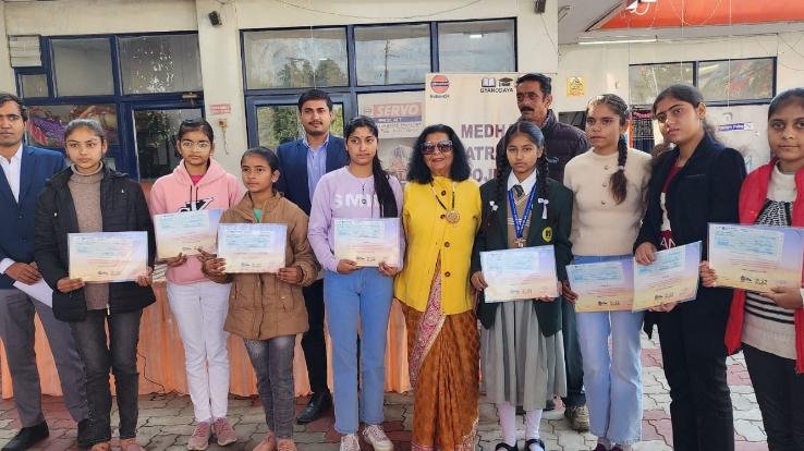Dhauladhar Filling Service Station honored meritorious children